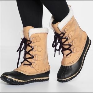 Women Sorel Caribou Slim Boots size 9
